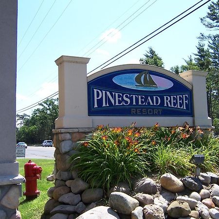 Pinestead Reef Resort Traverse City Exterior photo