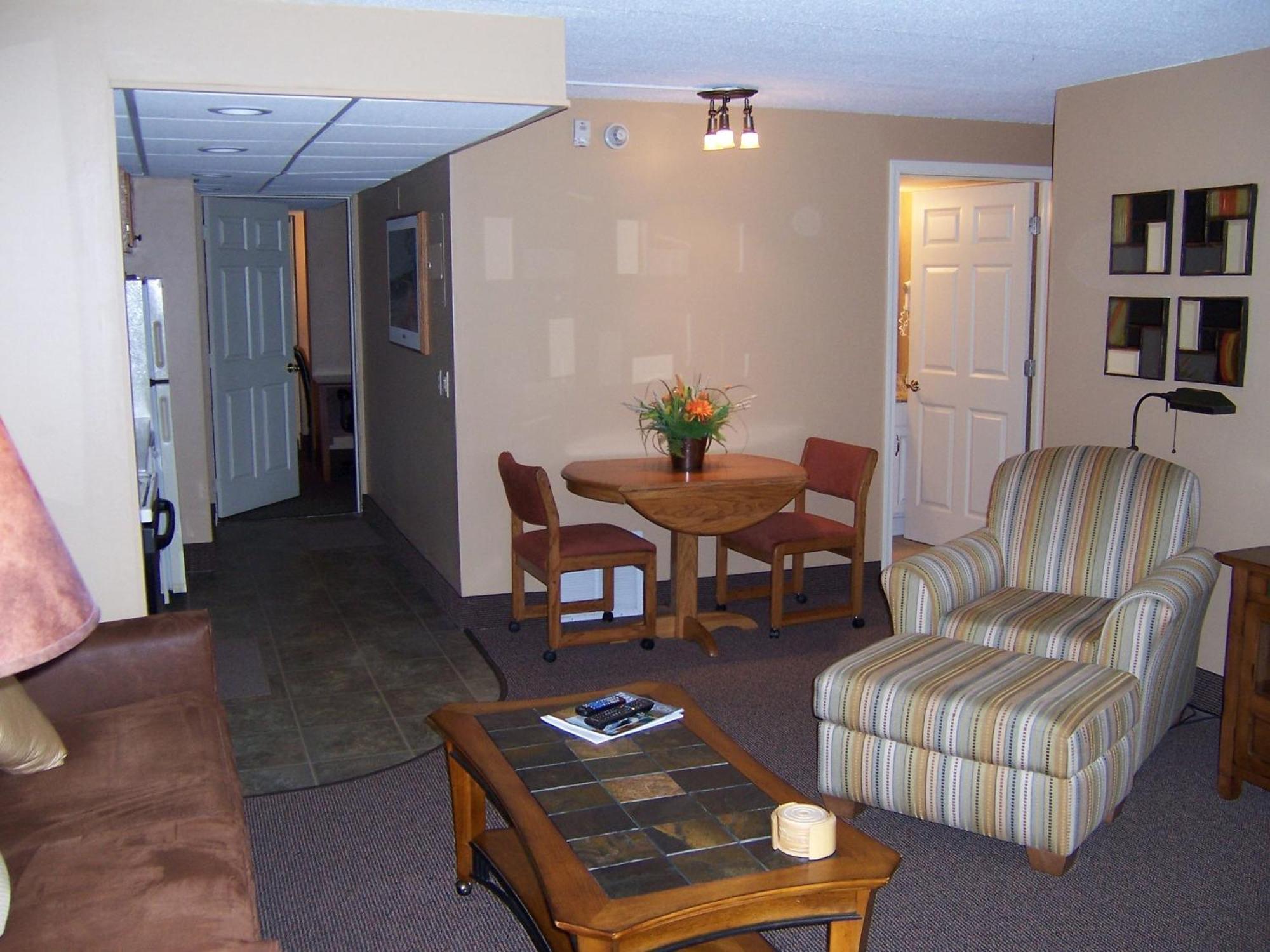 Pinestead Reef Resort Traverse City Room photo