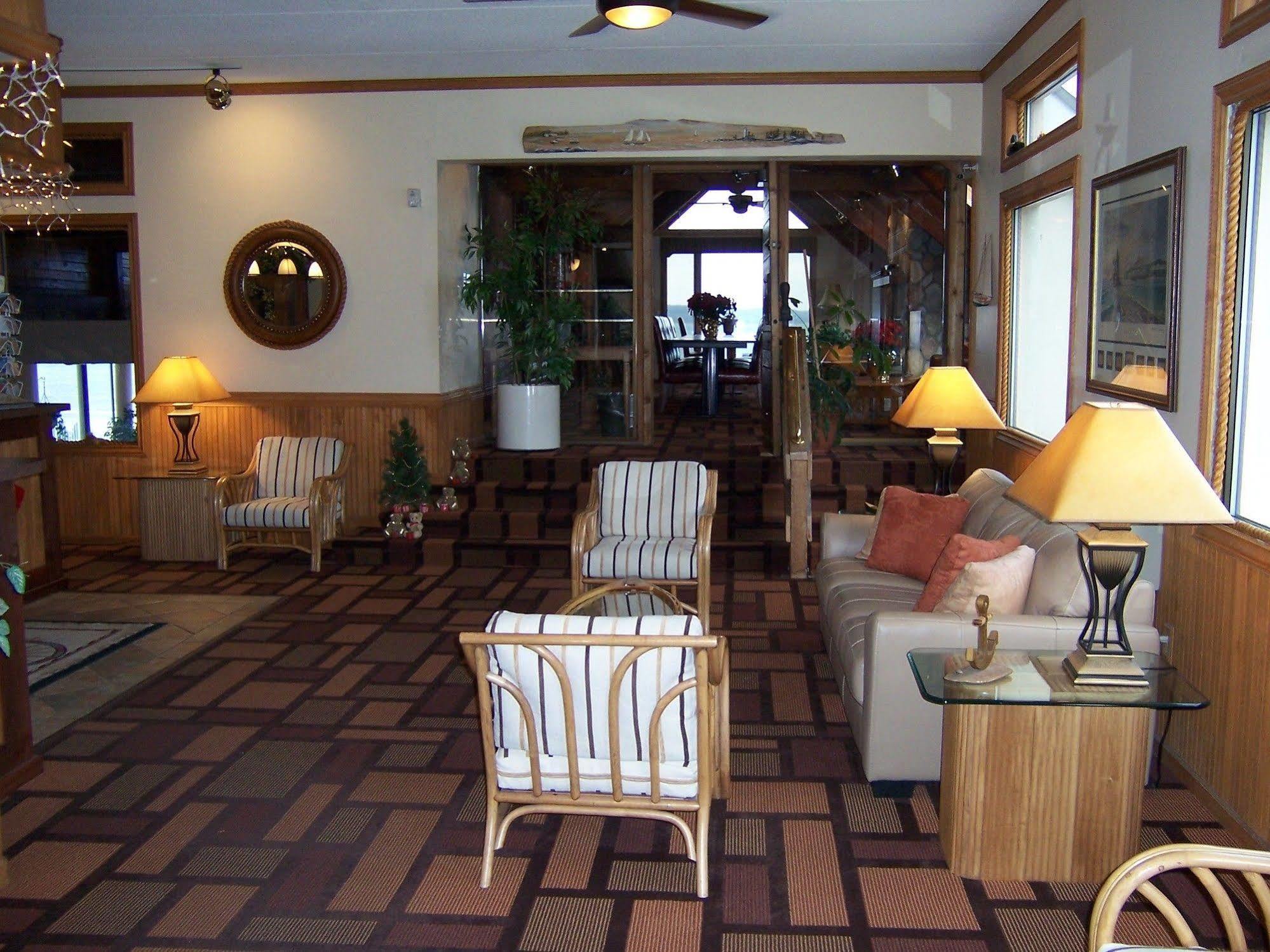 Pinestead Reef Resort Traverse City Exterior photo