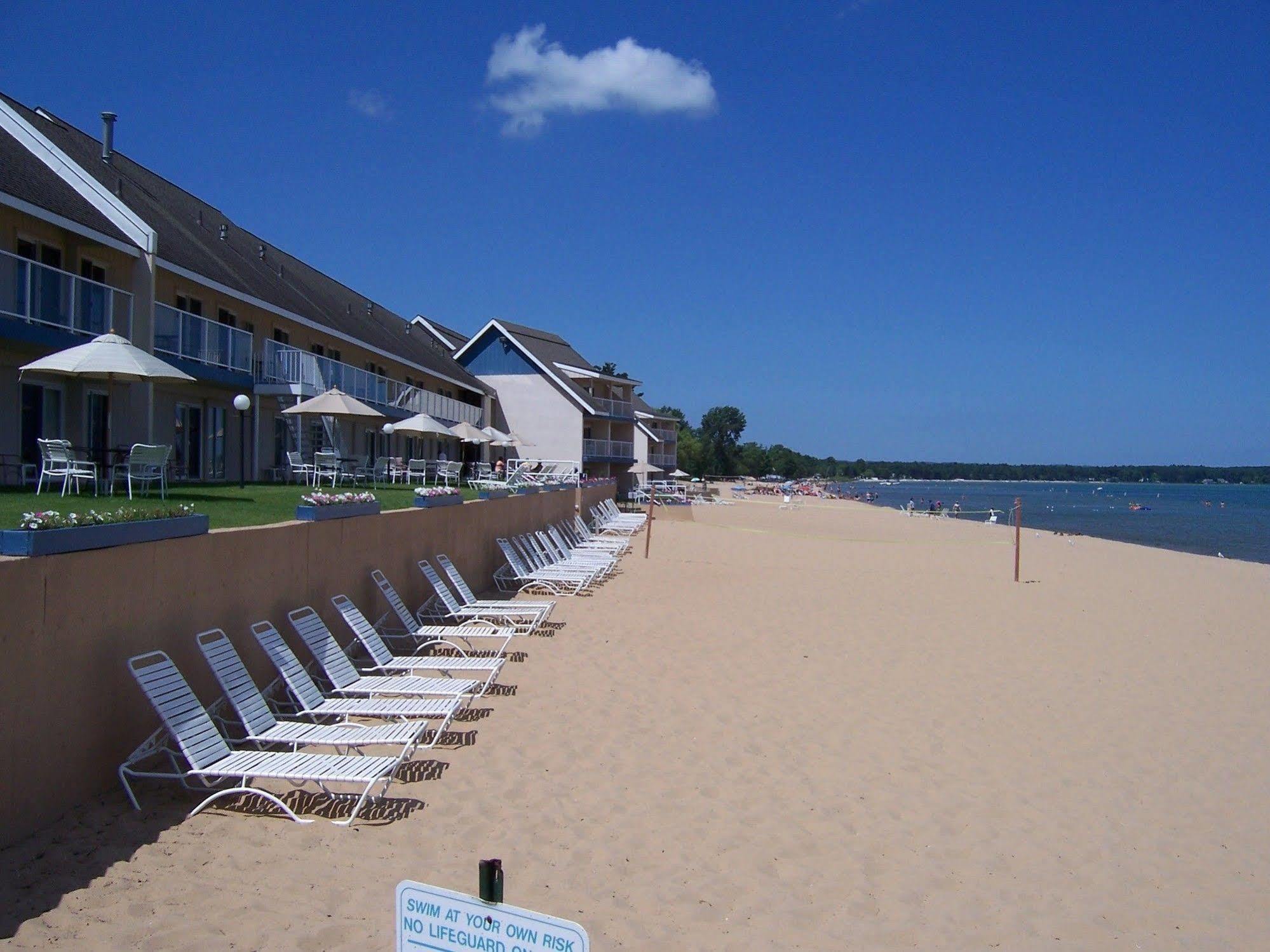 Pinestead Reef Resort Traverse City Exterior photo